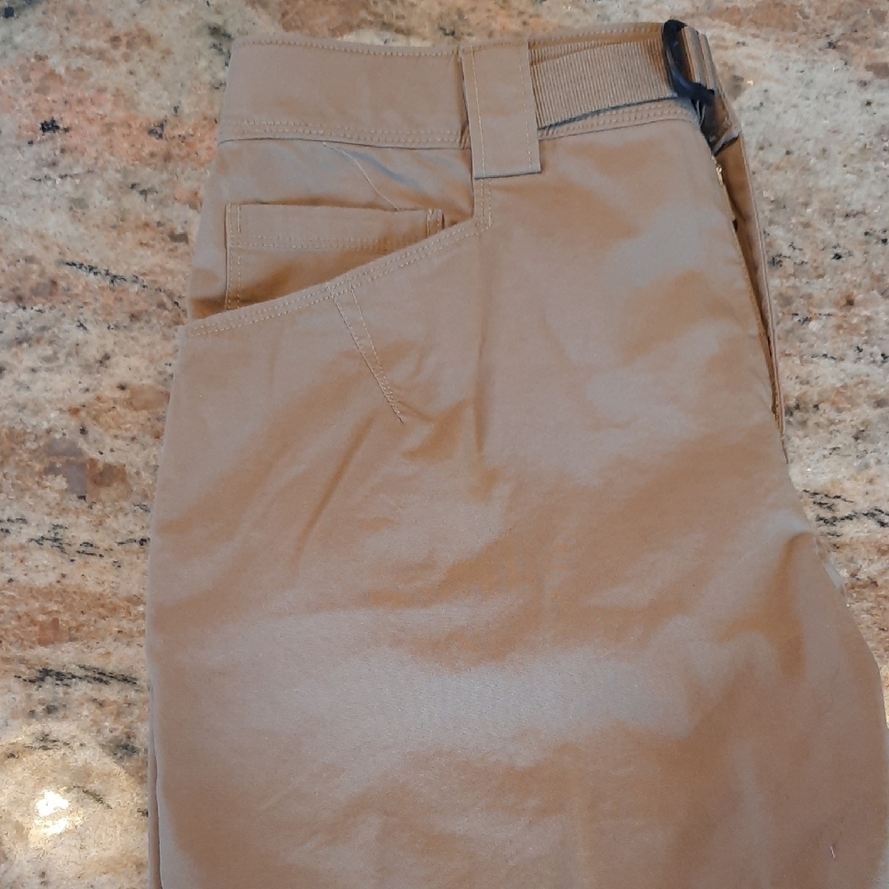 Women's Tan Cargo Shorts - Casual Utility Style - Picture 8 of 9